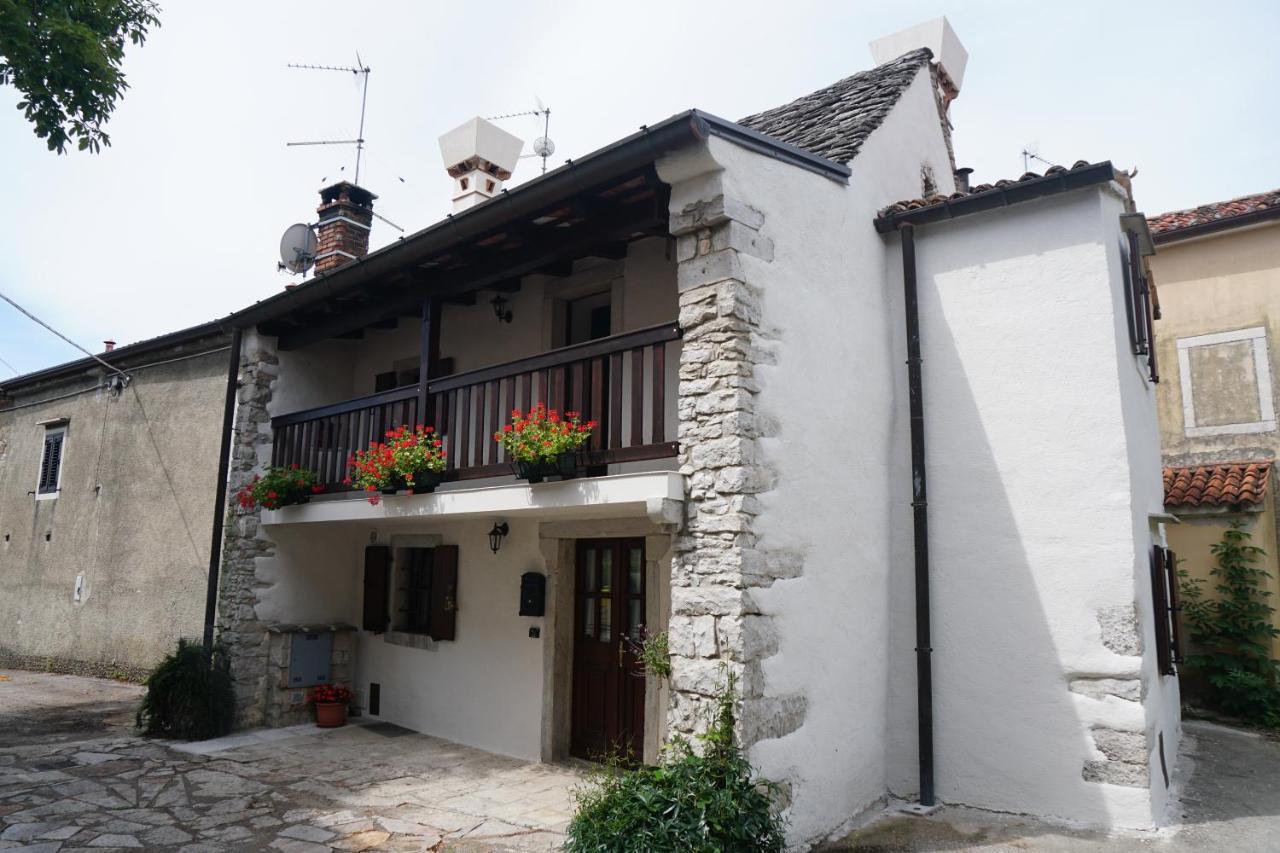 Casa Vacanze Alenka Borgo Grotta Gigante Экстерьер фото